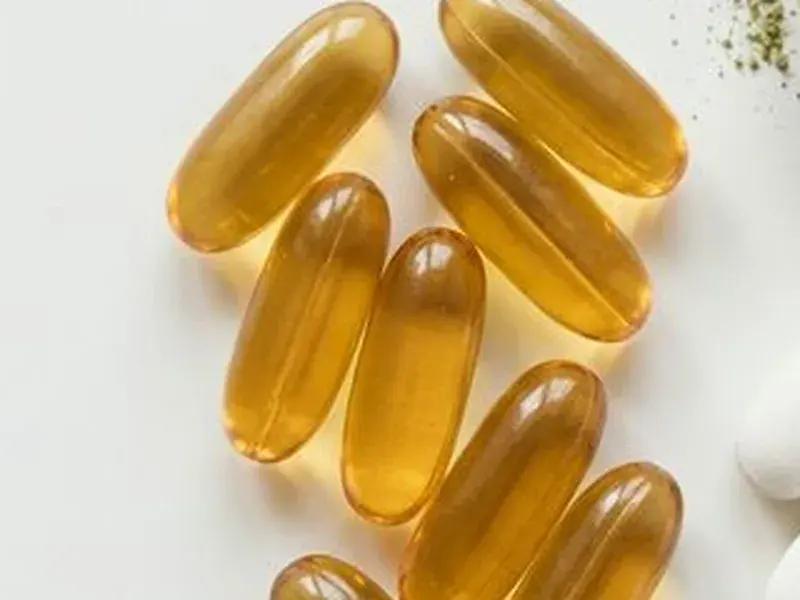 Amber softgel capsules
